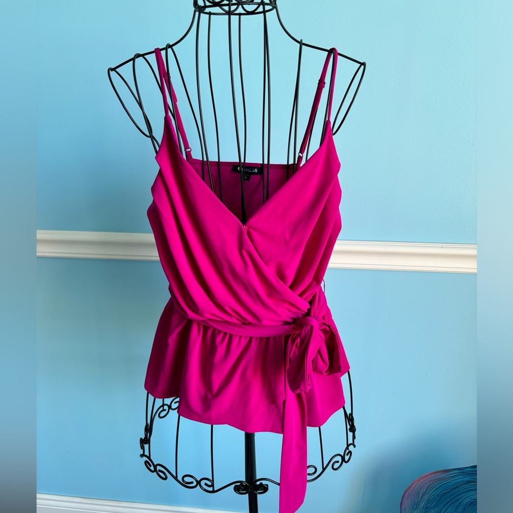 Pink deep cut tank top with tie